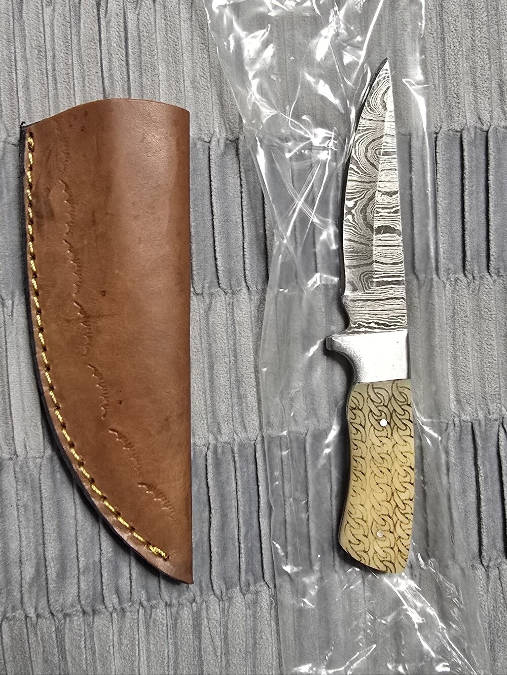 Handmade Damascus Blade Knife with Tan Leather Sheath